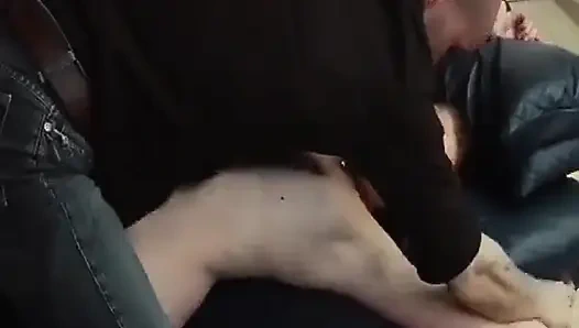 Squirtendes teenie aus frankreich wurde hardcore gefickt