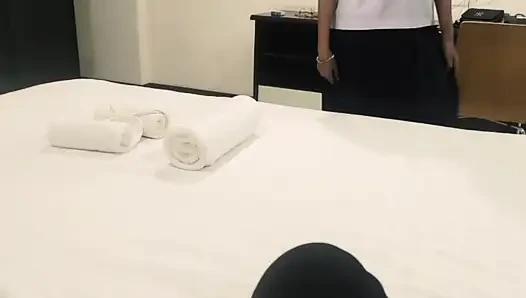 Тайская студентка в видео от первого лица (за сценой)
