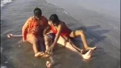 Тройничок с индийским пляжным развлечением