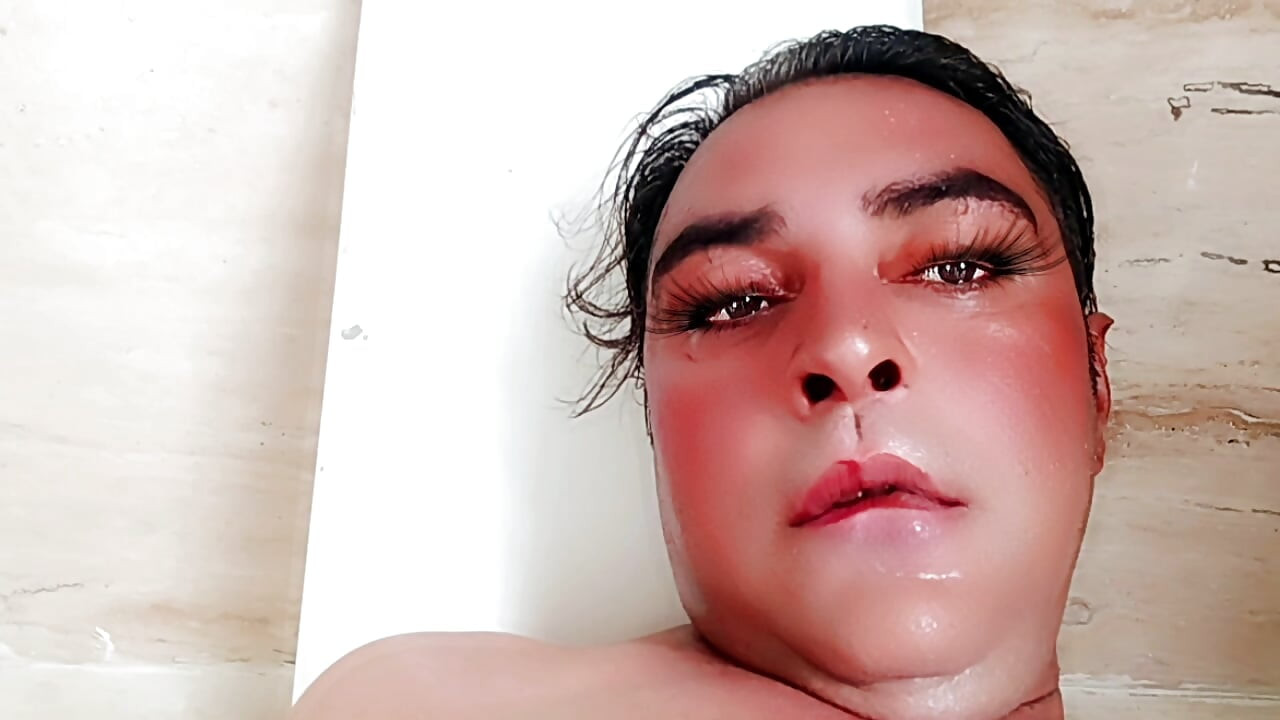 Muslim Bubly butt home solo