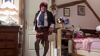 Dressed in a brown mini skirt for her evening
