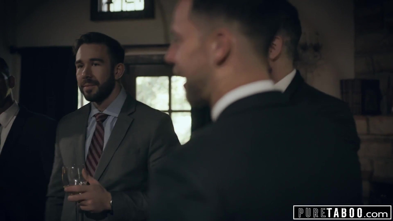 純粋なタブー痴女がビジネスマンに屈辱-公共ファック