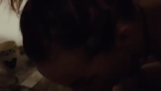 Горячая сербская милфа сосет мой хуй во время перерыва