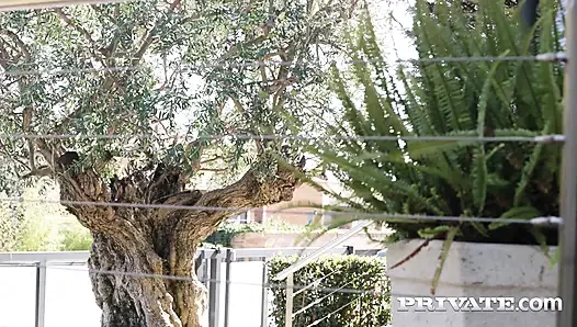 Tiffany doll biraz anal seks yapmadan durmayacak