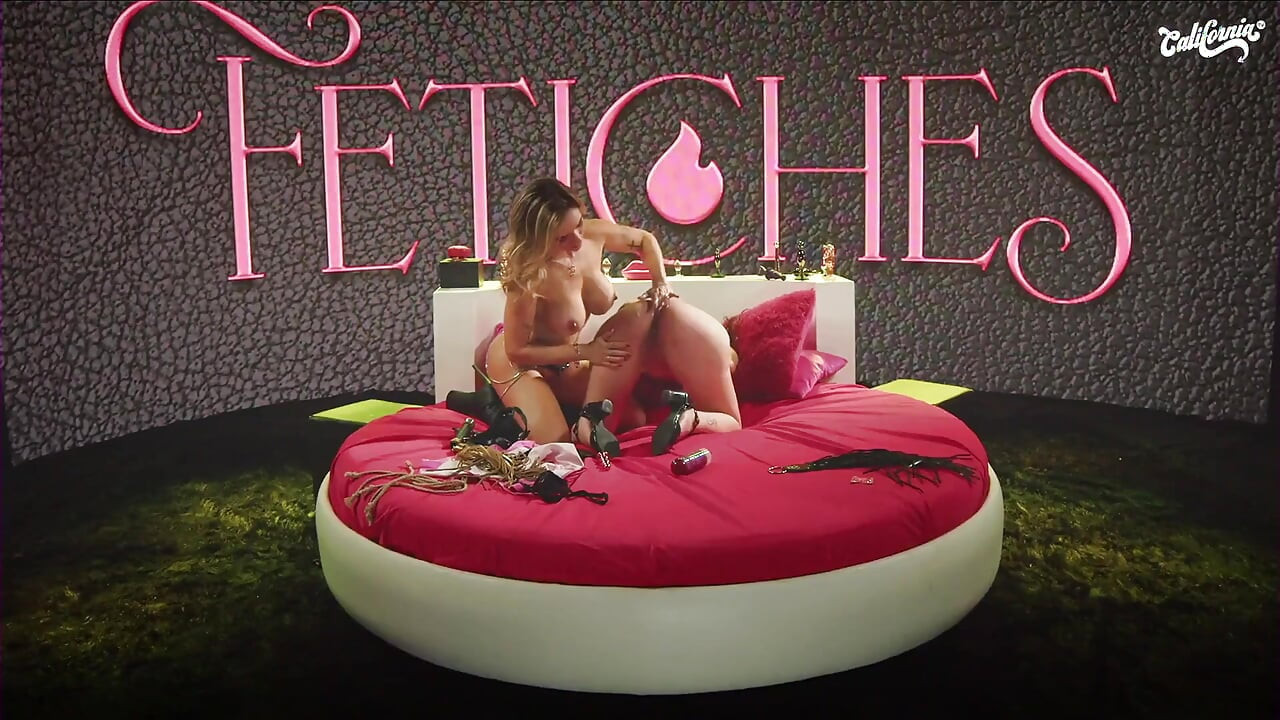 레즈 페티쉬와 BDSM 쇼
