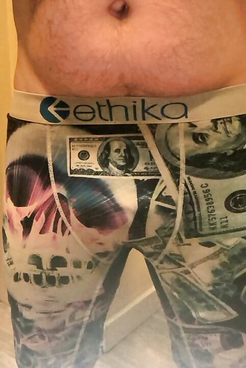 Rżnięcie aż do spływania spermy w dłoni