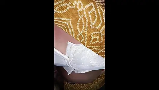 Adik tiri yang udah nikah dientot dari belakang sama abang tirinya di halaman belakang sepanjang malam