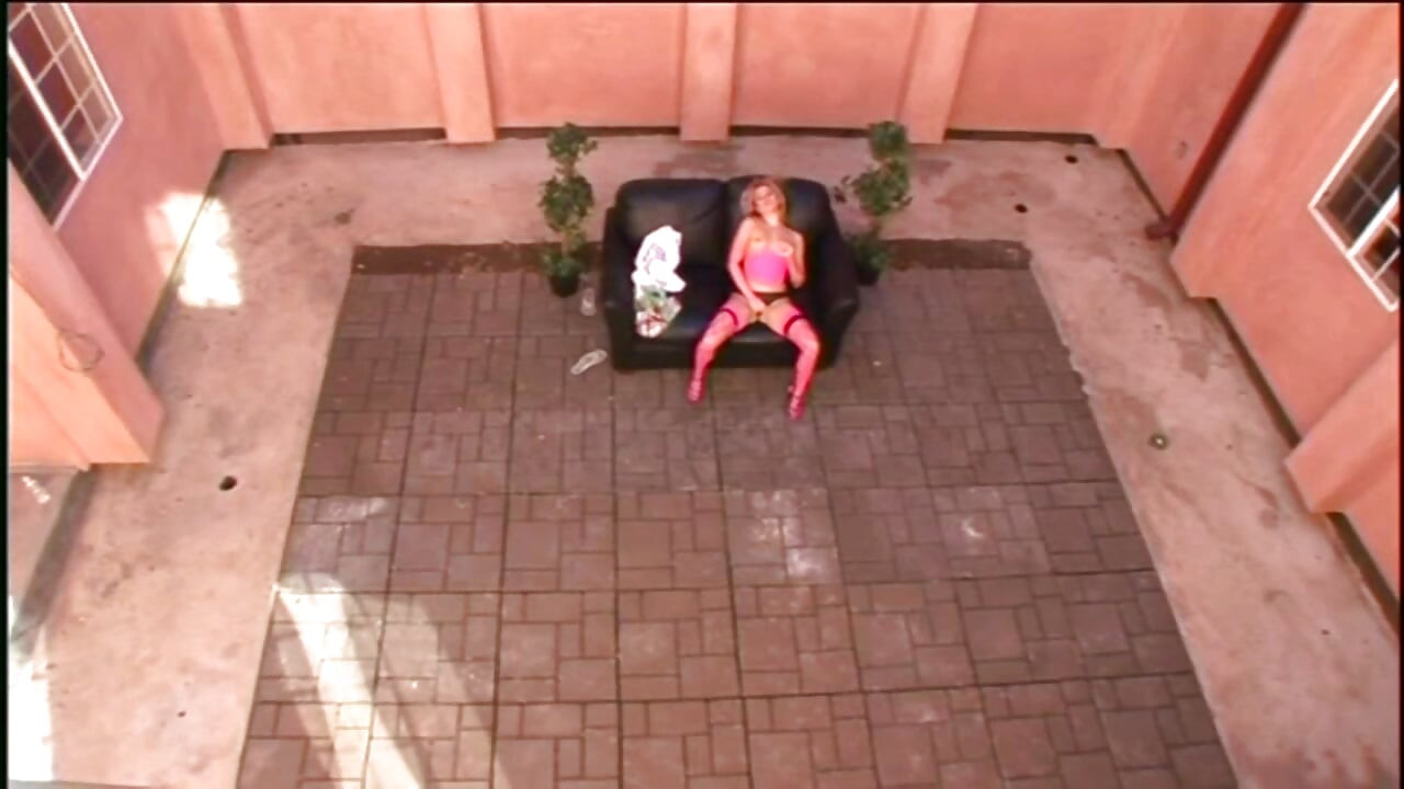 Une nouvelle fille excitée