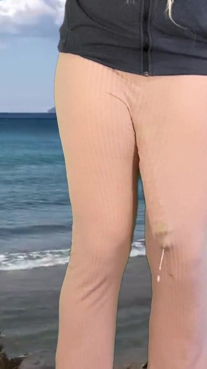 Epski trenutak iz "Ogroman kurac, shemale sperma na plaži"