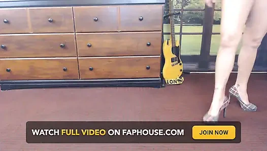 Jalan di pompa kotak-kotak abu-abu