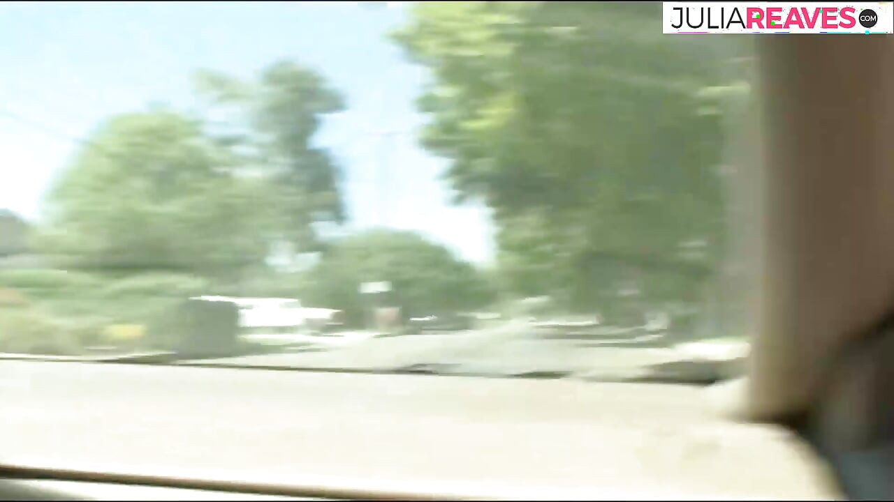 Susi je plavuša anđeo, ali anđeo koji stalno treba seks
