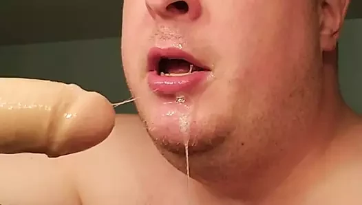 Derin boğaz yapay penis yüz sikme