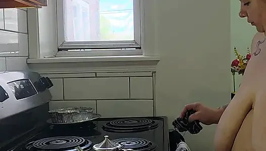 Nude housecleaning- washing dishes