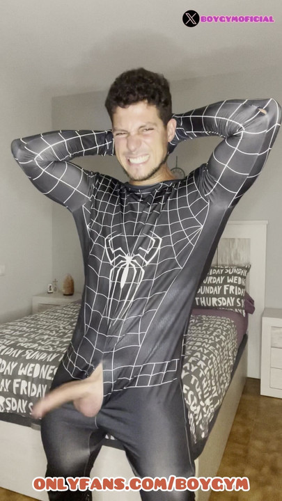 Mi gran polla💦 de spiderman se corre como una bestia