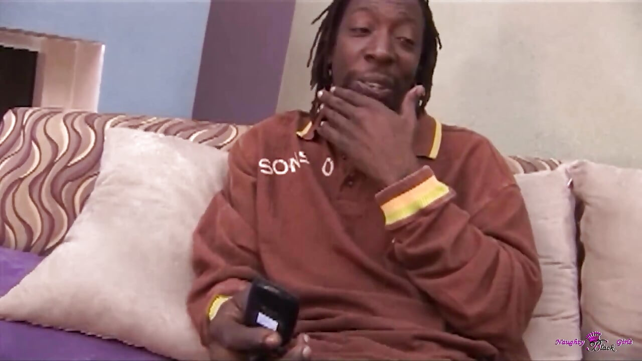 चमकती हुई dame Shyla haze अपनी मस्त देवी को शरीर और अविश्वसनीय बड़े झूलते स्तनों की तरह प्रदर्शित करती है