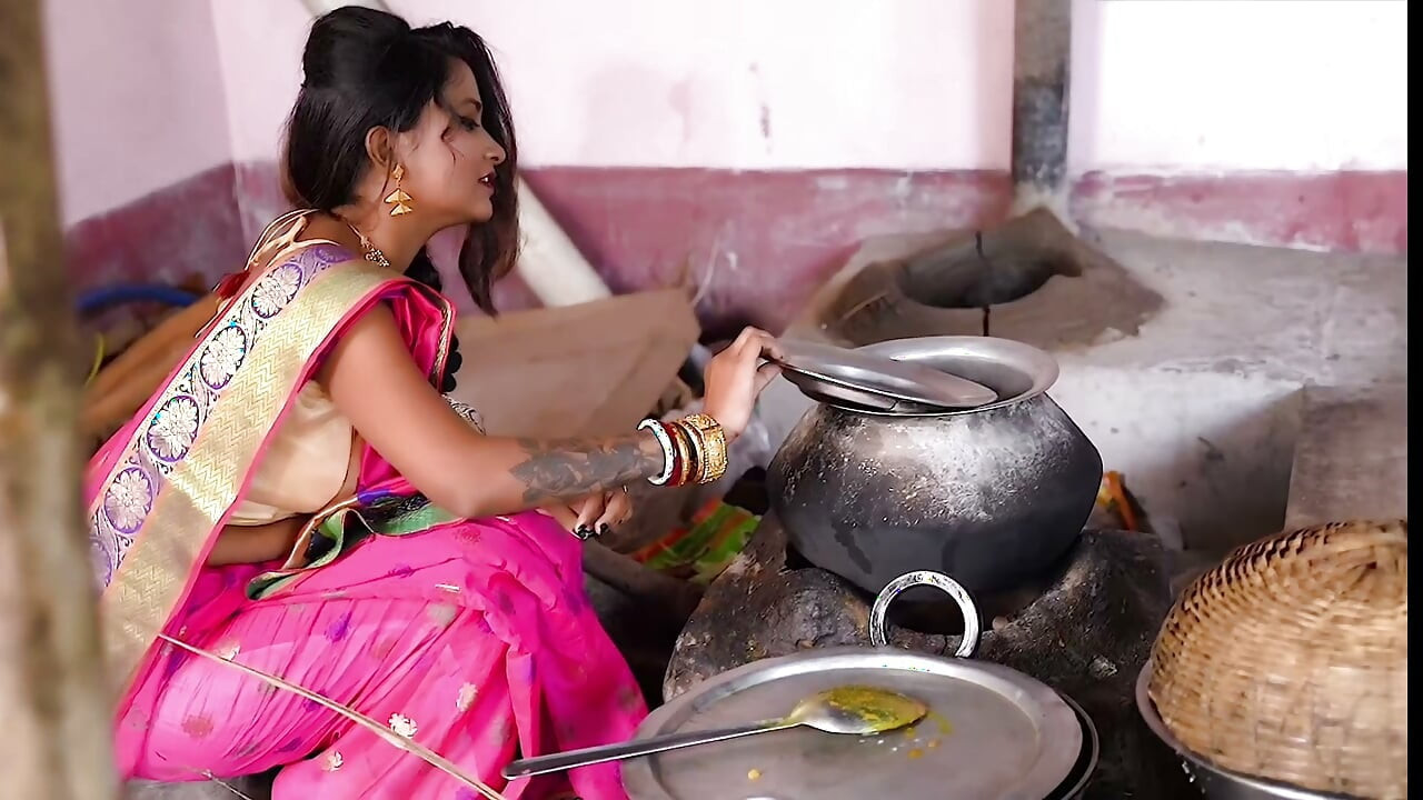 Padosi ke ghar jabbar dasti ghus kar chod diya