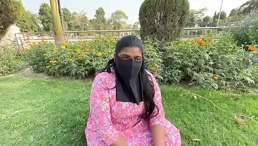 Ek ladke ne ek ladki ko bahla kar choda