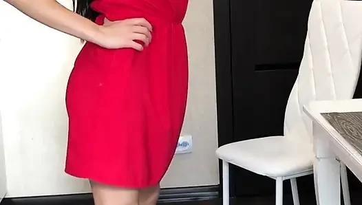 Modeling clip dengan 9 gaun yang berbeda