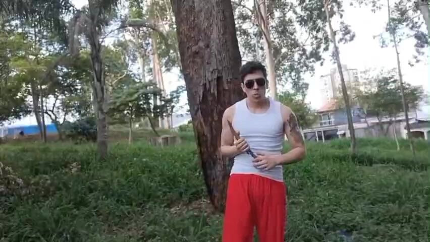 広場での今後のフェティッシュの前菜