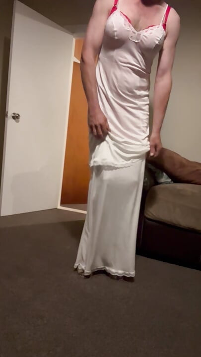 Skidanje donjeg rublja s seksi novim štiklama