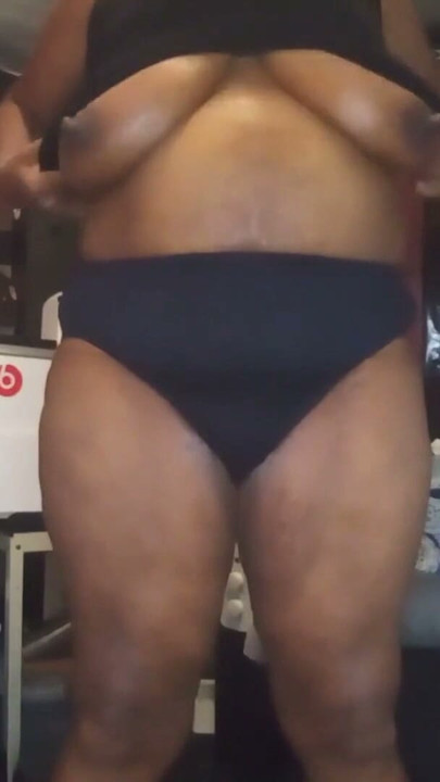 Sra. Louca og trocando de roupa na barraca | Clipe 2