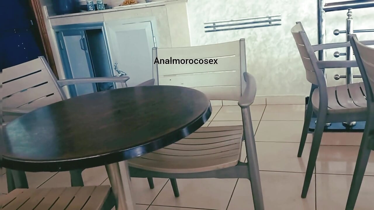 Un Limpiador De Café Se Enamoró De Un Cliente... El Final Cambió Todo