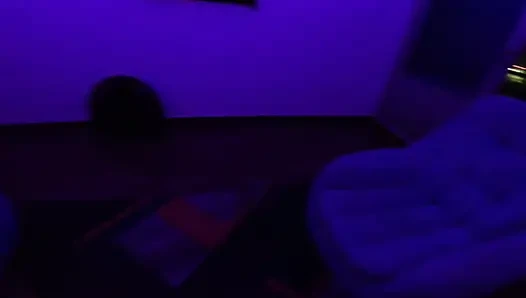 Ich hörte immer wieder jemanden auf dem balkon, überraschendEs ist eine sexy schwarze wunderfrau gab ihrem süßen arsch eine Tour durch meine Wohnung - Jhodez1
