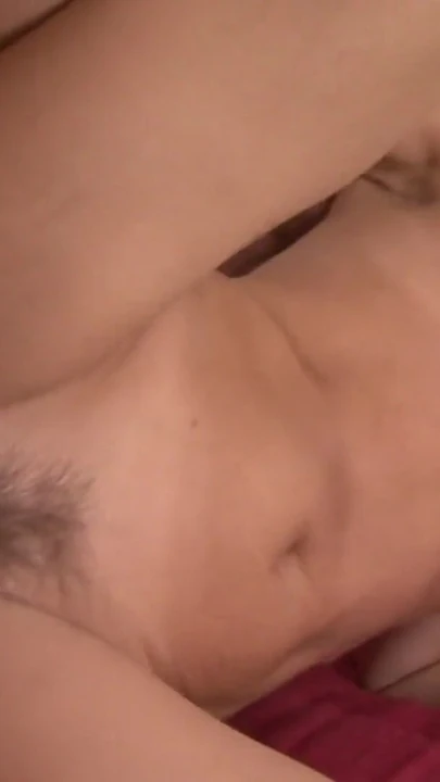 "Sürtük sarışın orta yaşlı seksi kadın amını siktirmek için uzanıyor" dan ikonik an