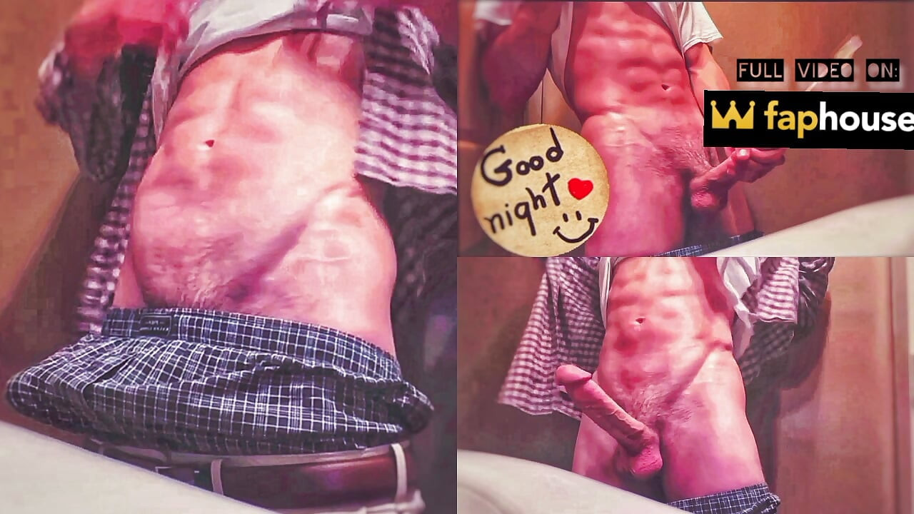 Jeune Vierge Avec Un Énorme Sexe Se Touche Pour La Première Fois