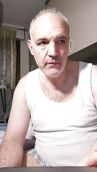 Pertunjukan Porno pada hari Sabtu, 23 Mei