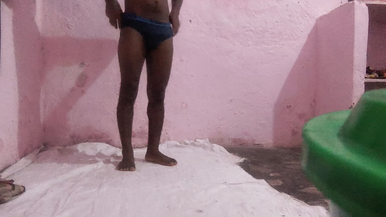 Asian boy ke new mastrubation video exercise ke saath Asian boy ke new mastrubation video exercise ke saath