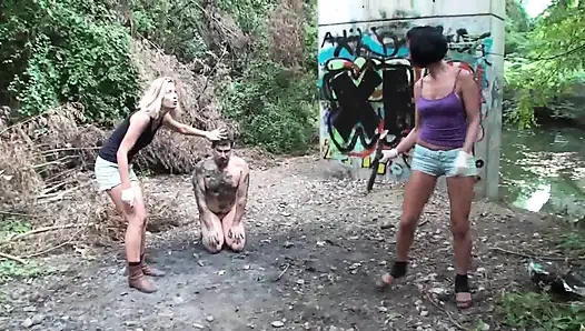 Permainan hewan peliharaan threesome