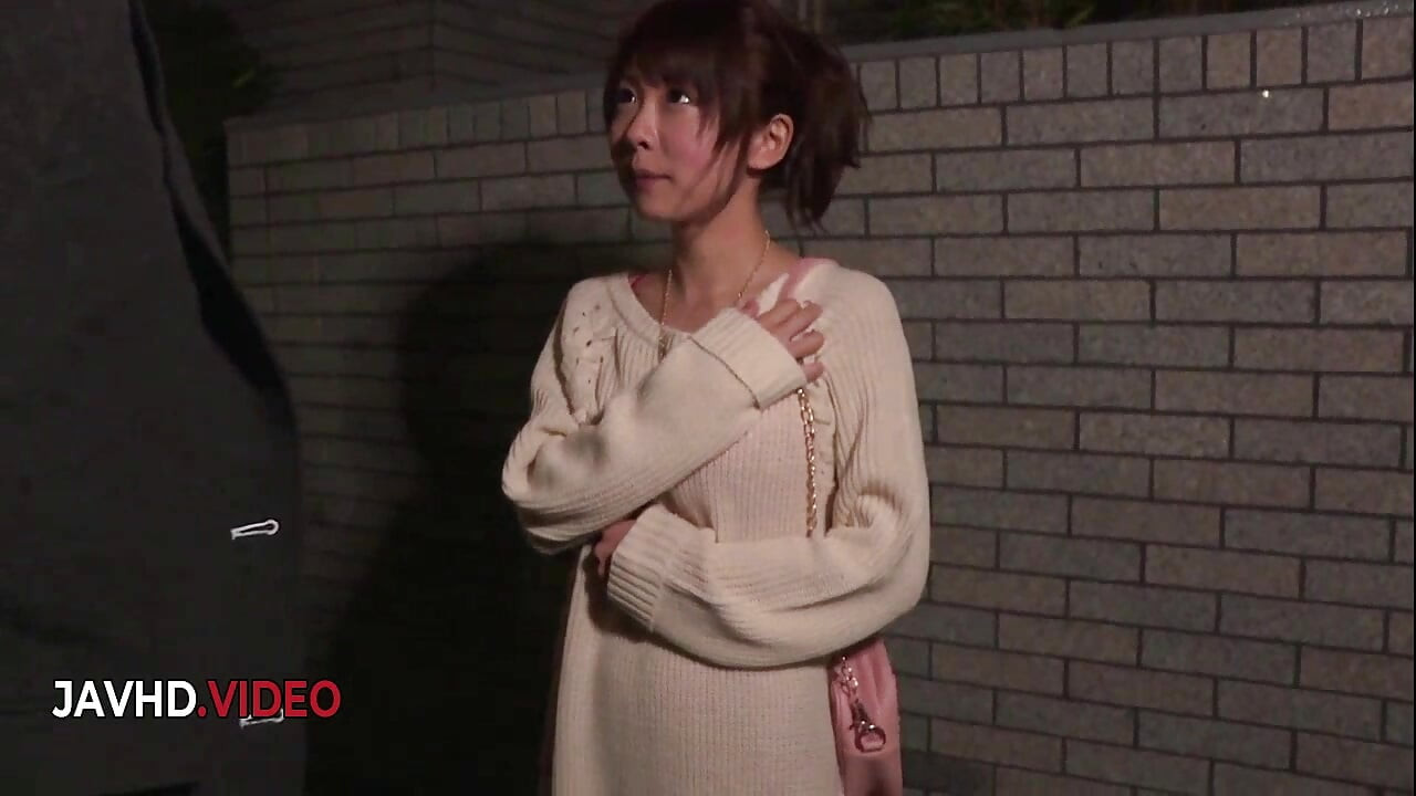 Huisvrouw Miu Suzuha JAV stomende neuksessie met gepassioneerde jonge minnaar