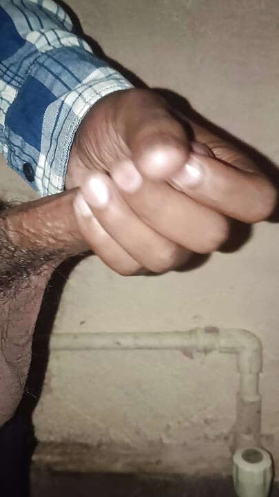 मुलगा मस्टरब्रशन हातात उतरला