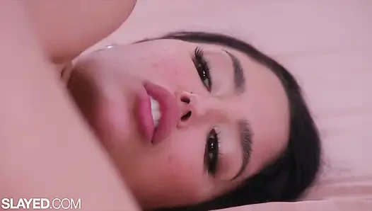 Slayed Violet ve Vanessa pikniklerinden daha fazlasını yutuyor