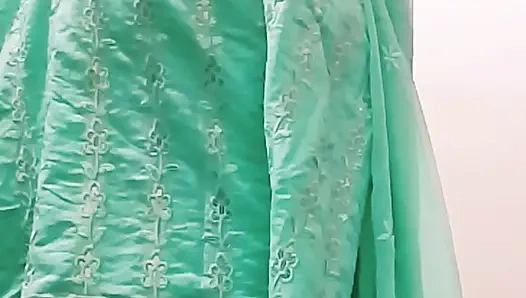 Неверную жену соседа, возбужденную киску жестко трахают