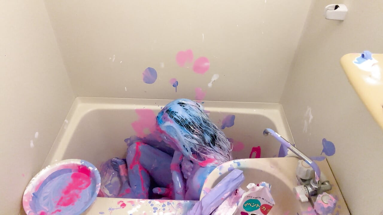WET&MESSY Messy Play: Covered in Paint by a Boy 2