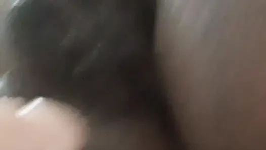 Aku lagi asik ngentot memek hitamku habis-habisan sama didlo cowok kulit putih - close up