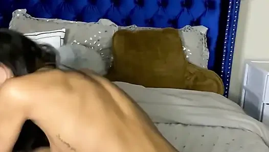 Ich brauche einen schwanz so dringend, aber ich nehme diesen dildo fürs erste