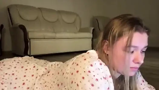 Jucielussie Masturbate pussy and nipple clamps