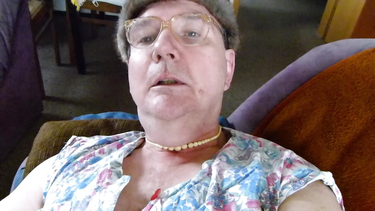 Andreas Masturbiert Als Crossdresser