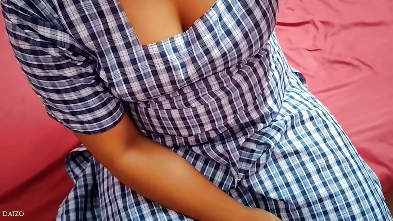 공공 장소에서 알 수 없는 사람의 정액을 먹다