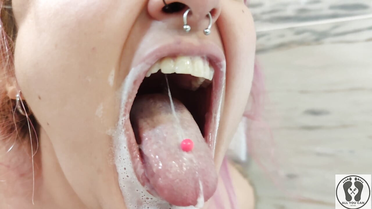 4K Tongue Mouth Uvula Face Toothbrushing Good Quality Image