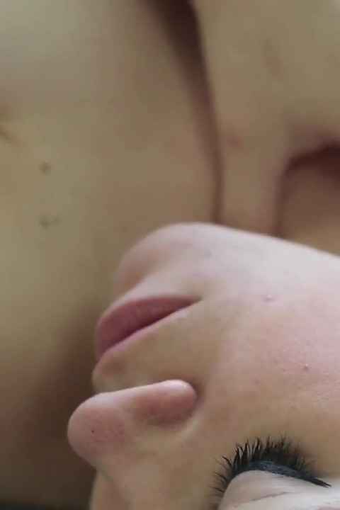 Yanks Beauty Lucie Bee Rubs One Out