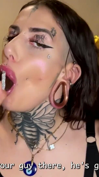A Beautiful French Goth Gets Her Big Ass Pounded Anal And DP In Her Boyfriend's New Appartment !!! | Clip 2