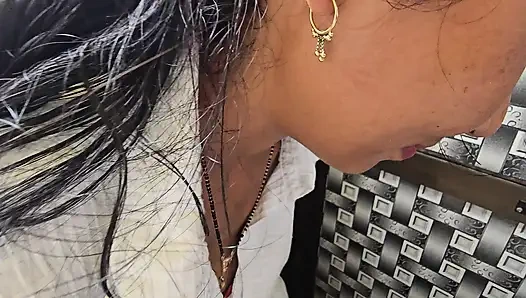 Mere school ki hote girlfriend mujhe akeli toilet m akeli mili dono ki marzi se sex hogya chota toilet hard sex