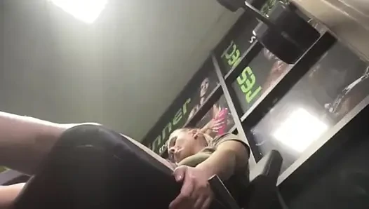 Crazy fucking in the gym with jucielussie