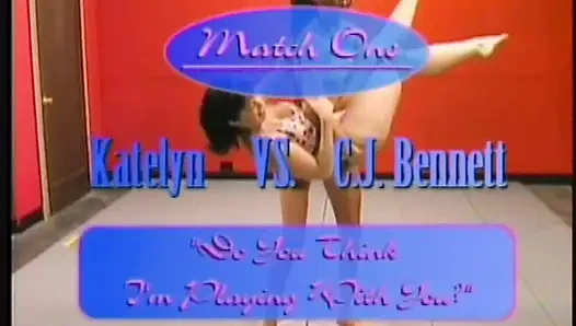 Olgun esmerler ıslak lezbiyen sidik oynuyor çılgın