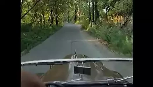 Великолепные военные шлюшки принимают член!