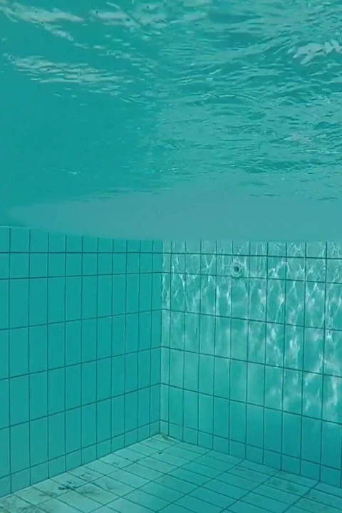 O fată braziliană adoră mare și neagră